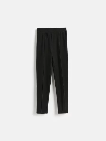 Reserved Alakformáló leggings fekete