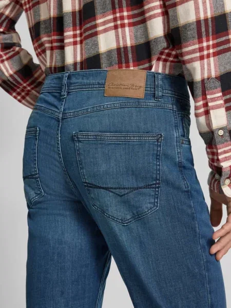 Jeansy o kroju regular fit z 5 Christian Berg Men niebieskie