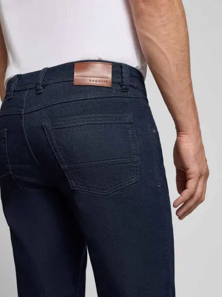 Jeansy o kroju regular fit z wpuszczanymi Bugatti granatowe