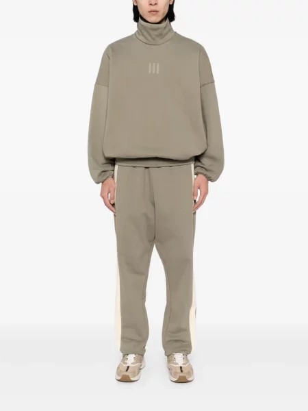 Haftowana bluza Adidas z dekoltem w serek czarna