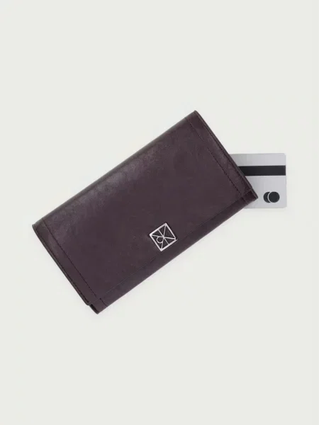 Calvin Klein Pénztárca Emblem Hw Long Bifold Barna lila