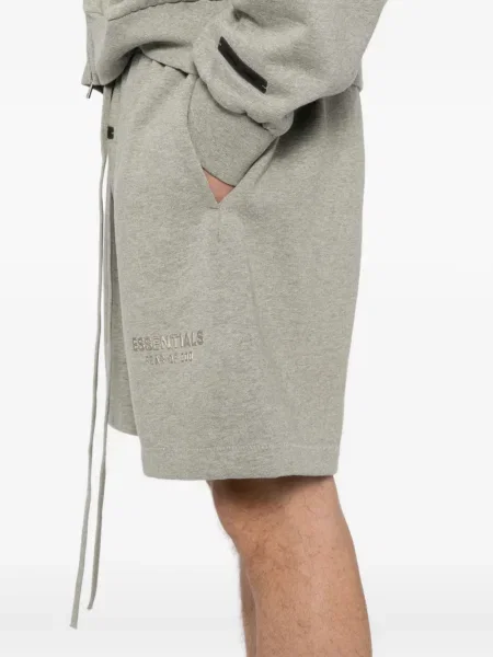 Scurt pantaloni scurți Fear Of God Essentials cu aplicații gri