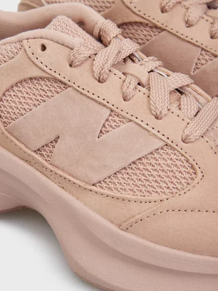Кроссовки для бега New Balance бежевые