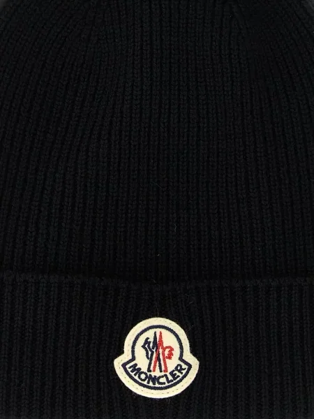 Căciulă Moncler cu autograf negru