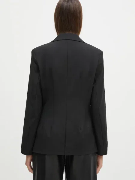 Samsoe Samsoe sacou Saliza un singur rând de uni negru