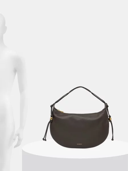 Кожаная сумка хобо Coccinelle