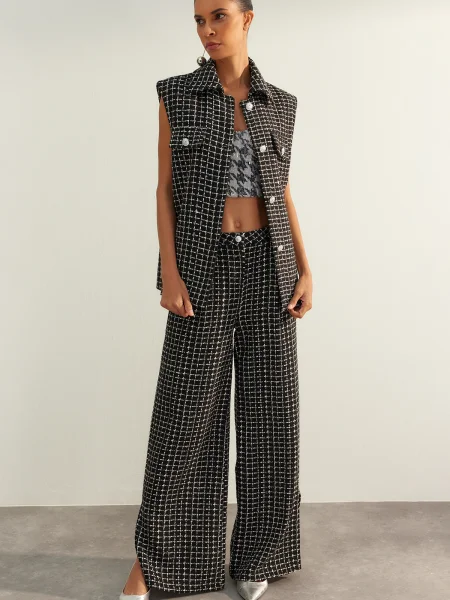 Kamizelka Trendyol w kratę czarna