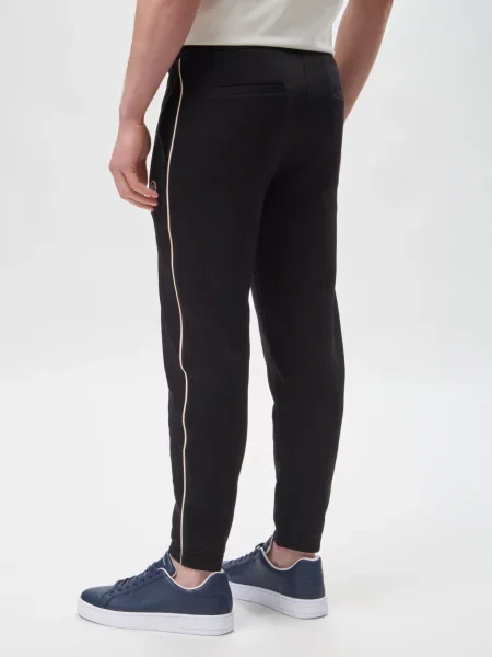 Спортивные штаны Armani Exchange черные