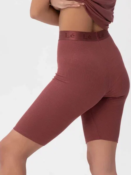 Женские шорты червоні