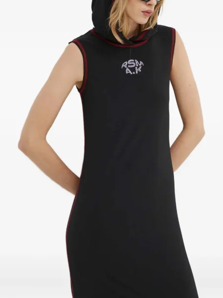 Sukienka Résumé z kapturem garniturowa czarna