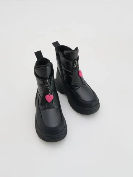 Утепленные сапоги Reserved черные