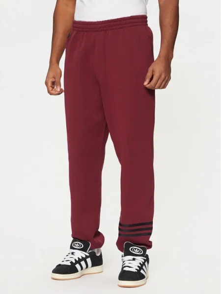 Спортен панталон adidas Originals NC PANTS с изчистен дизайн бордо