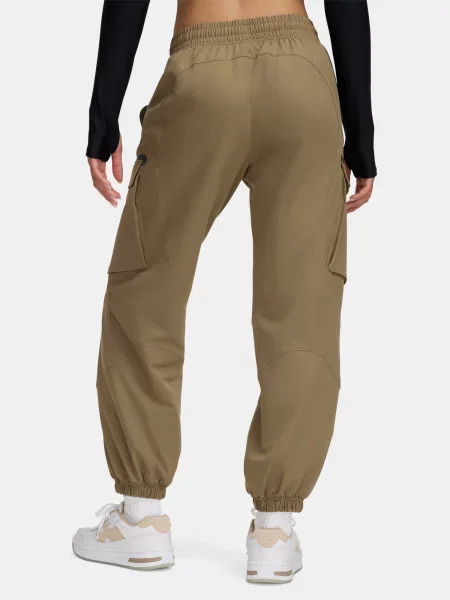 Cargo hlače Under Armour smeđa