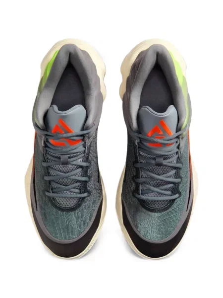 Sneakerși Nike gri