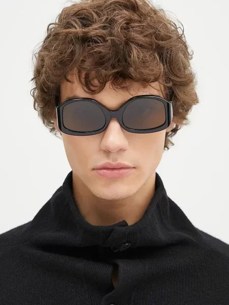 Солнцезащитные очки Jacquemus черные