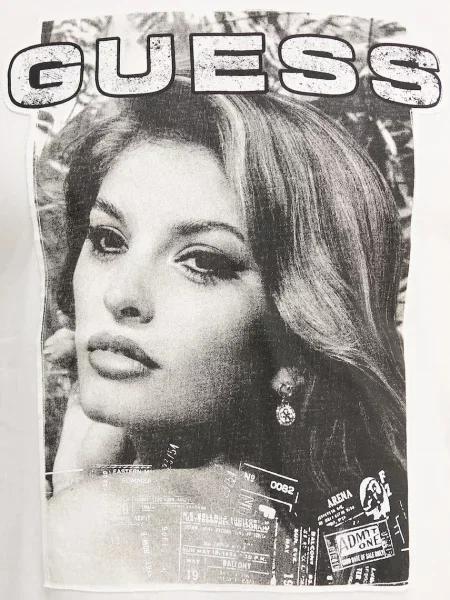 Футболка Guess з принтом бежевий