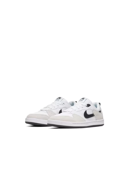 Sneakersy Nike zamszowe białe