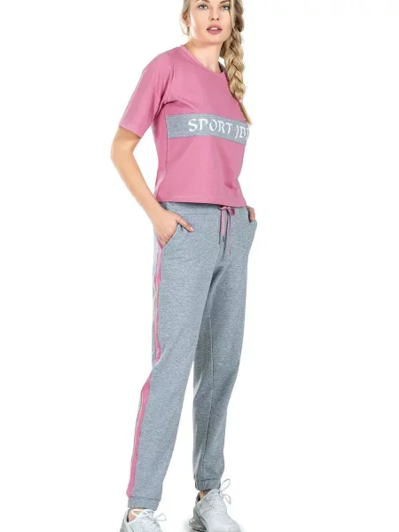 Женский спортивный комплект