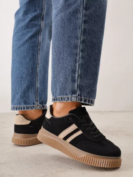 Sneakers pe platformă din cauciuc embosat decorate cu barete Naifeh negri