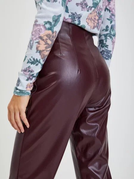 Pantaloni chino Orsay maro