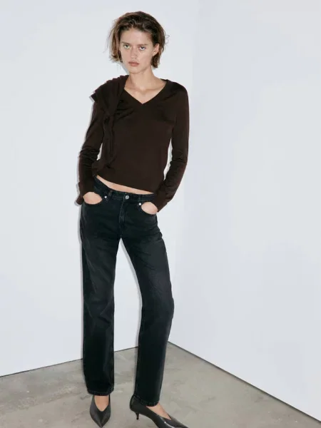 Jeans Matilda z wysokim stanem o prostym kroju black denim Kobieta 34 MANGO czarne