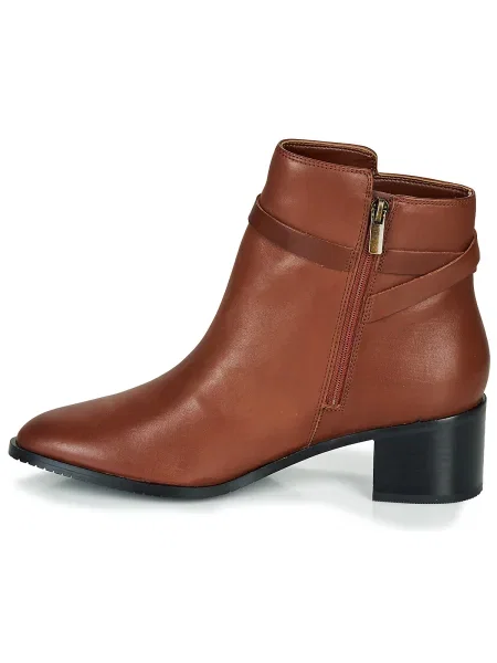 Pantofi Clarks