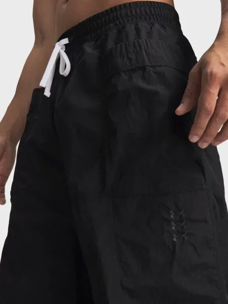 Спортивные штаны Under Armour черные