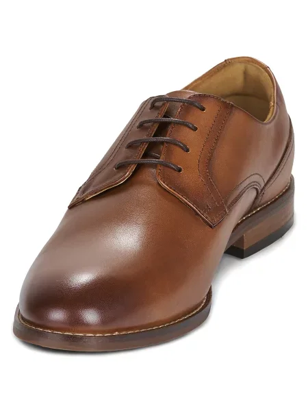 Csipkés félcipo Clarks barna