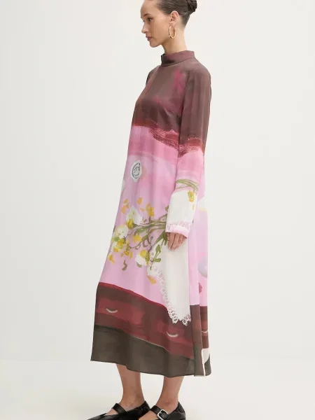 Stine Goya sukienka midi prosta różowy