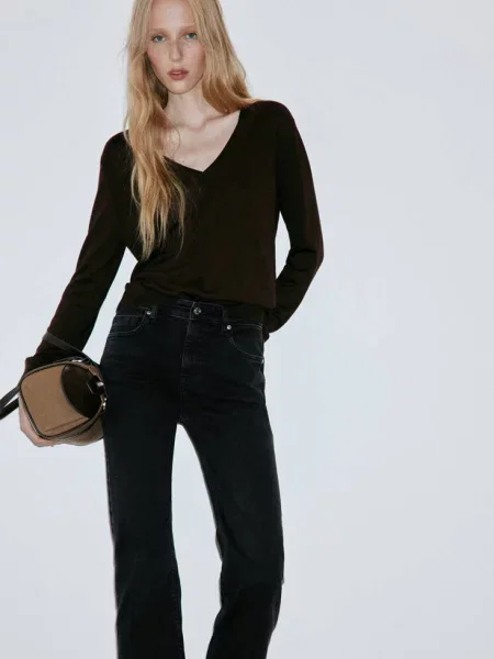 Dżinsy Sienna flare crop black denim Kobieta 44 MANGO czarne