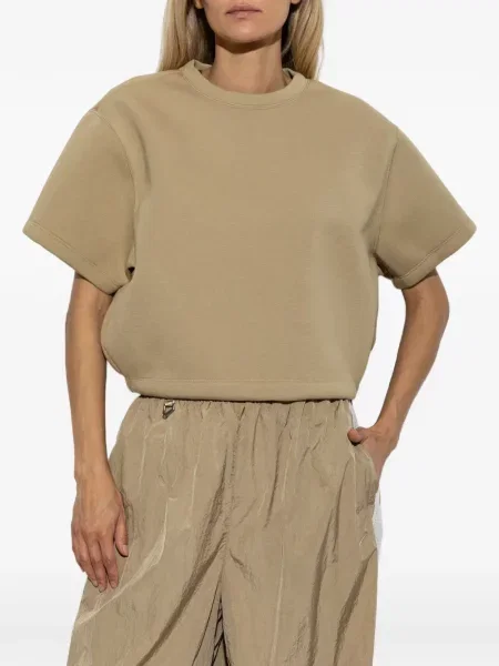 Decupat pantaloni scurți Nike cu broderie plasă roz