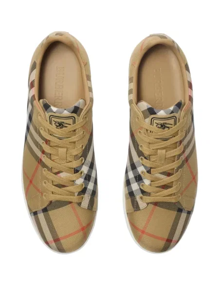Sneakerși Burberry în carouri