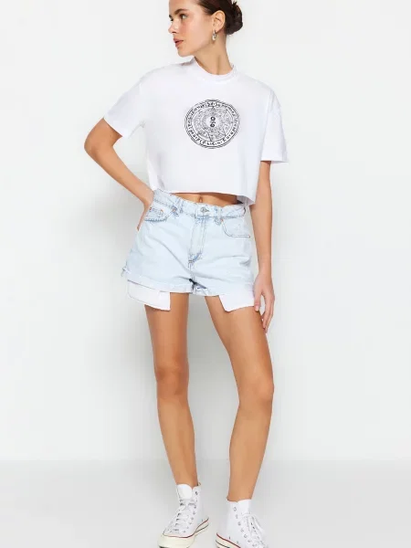 Pantaloni scurți din denim Trendyol cu talie înaltă alb
