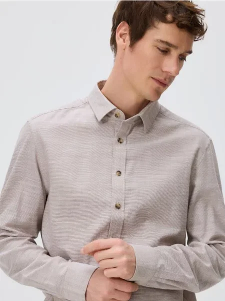 Reserved Cămașă regular fit din bej