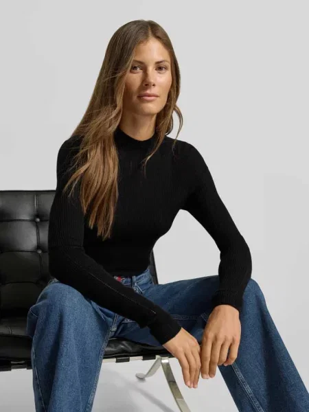 Sweter o kroju slim fit z dodatkiem wełny Myon czarny