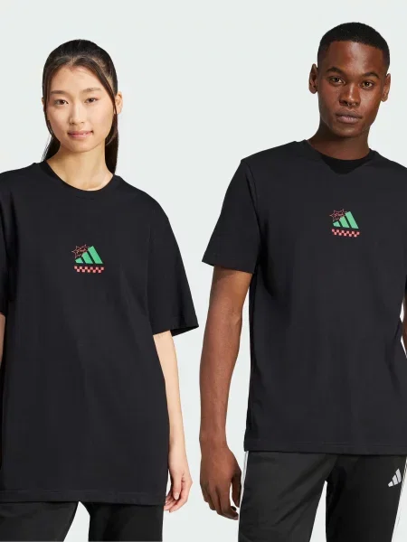 Футболка adidas чорний