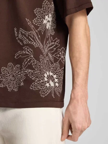 Damski t-shirt o kroju loose fit z haftami Scotch & Soda