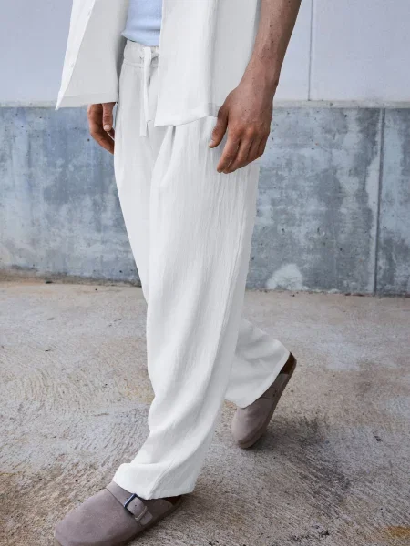 Bershka Pantaloni alb
