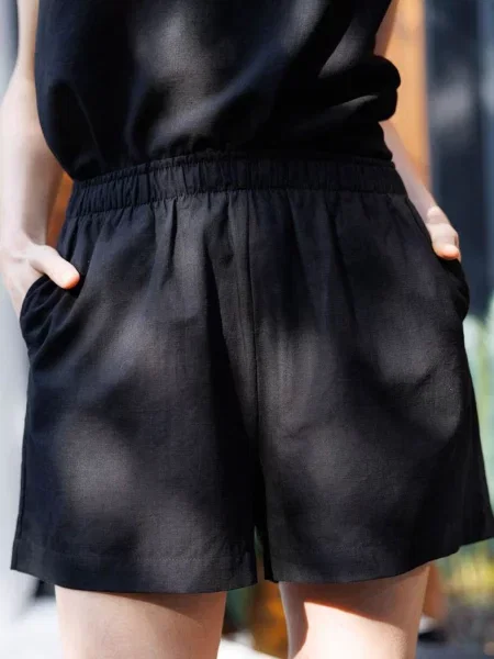 Женские шорты чорні