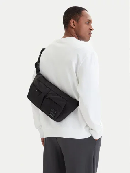 Ľadvinka Calvin Klein Utility Emblem Sling Waistbag čierna