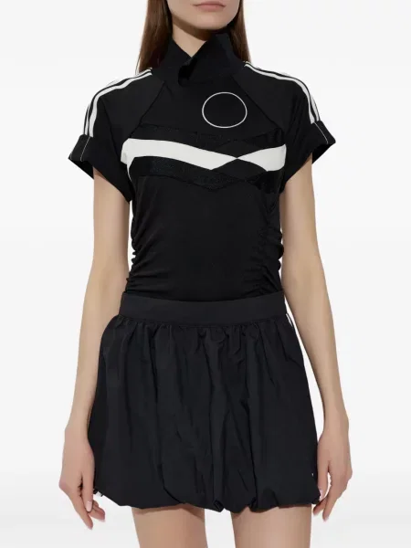 Top Adidas cu dungi cu broderie roșu