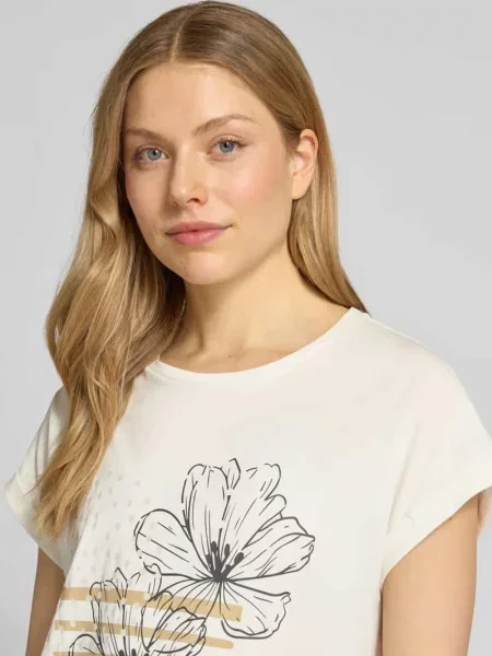 T-shirt z przyszytą zakładką na rękawach model RINA' Soyaconcept