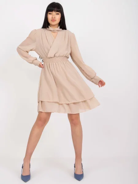 Oblekové koktejlkové šaty Fashionhunters béžová