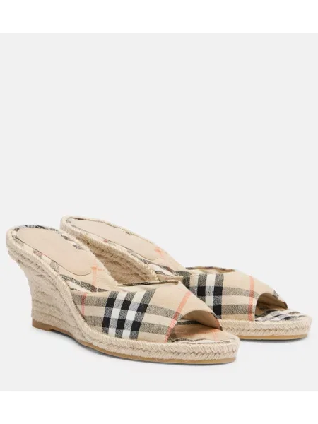 Espadrile Burberry în carouri bej
