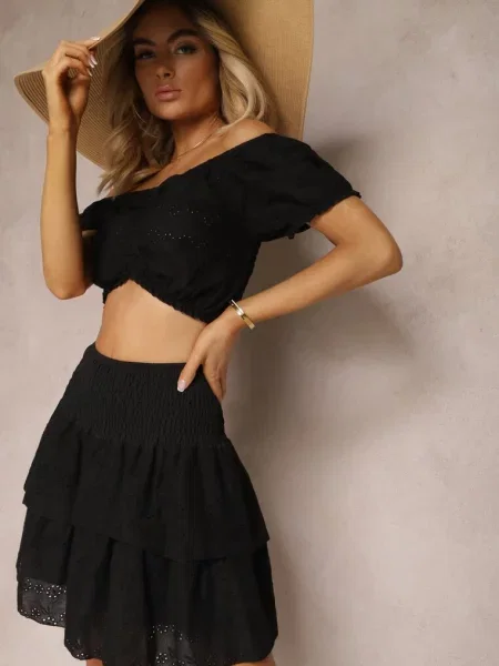Komplet z Bawełny z Ażurowym Motywem Spódnica z Falbanami oraz Gumką w Talii High Waist i Krótka Bluzka Ozdobiona Ściągaczem Aricella czarny
