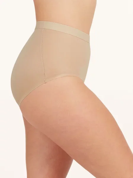 Spanx Majtki Modelujące Spanxshape™ Invisible beige beżowe