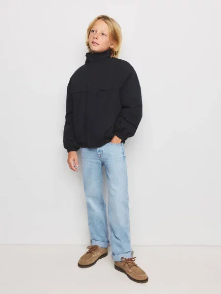 Jeansy regular fit z wywiniętymi nogawkami jasnoniebieski Dzieci 7 MANGO KIDS