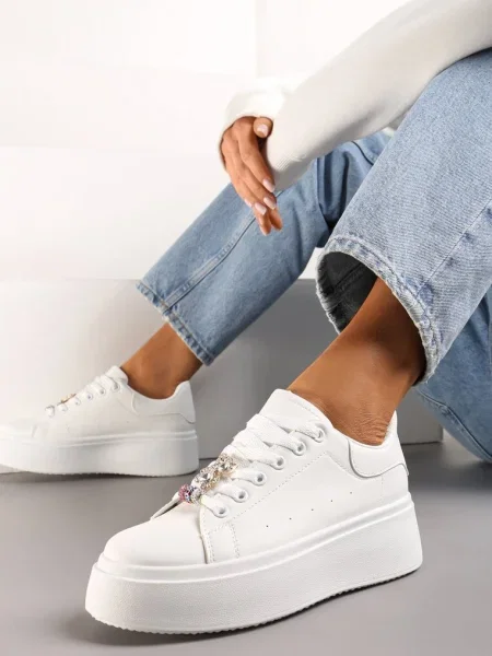 Sneakersy z Cyrkoniami na Sznurówkach z Platformą Nomiji białe