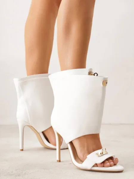 Sandale Zaehlyss albe
