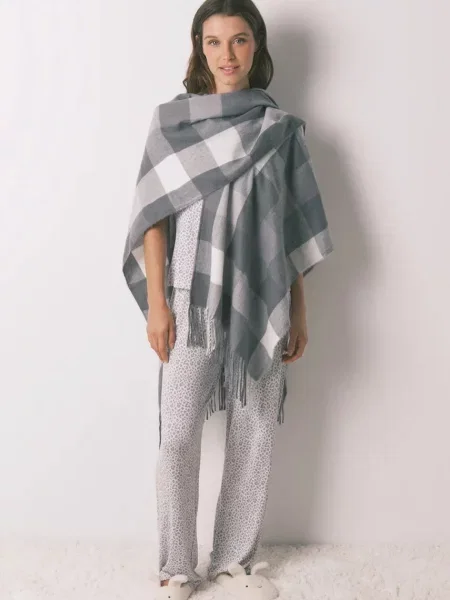 Ponczo Women'secret szare